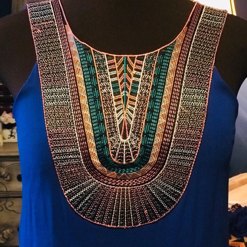 Sleeveless - Picture 2 of 4